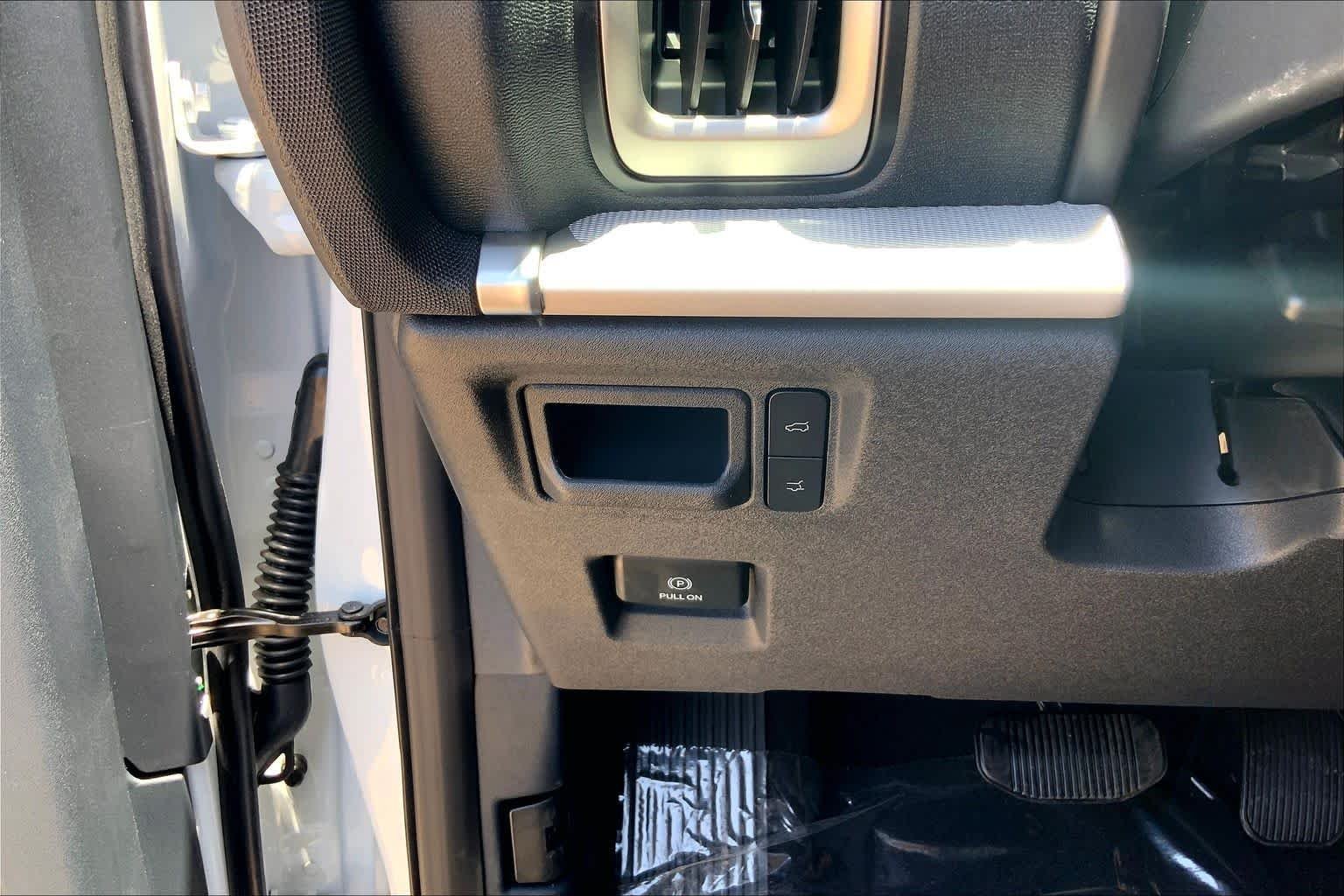 New 2026 Oxford White Ford Active image 20