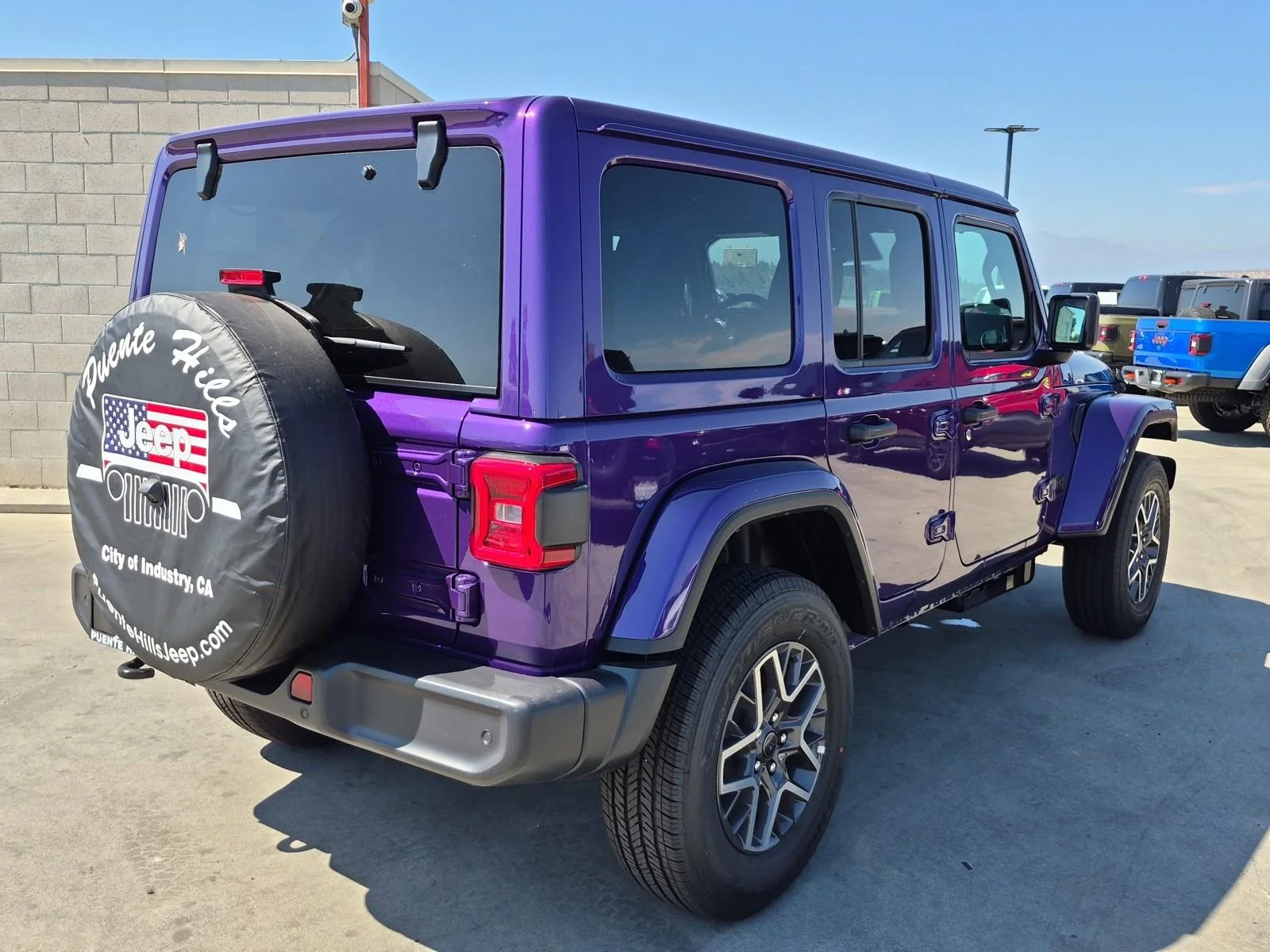 New 2026 Reign Exterior Paint Jeep Sahara image 6