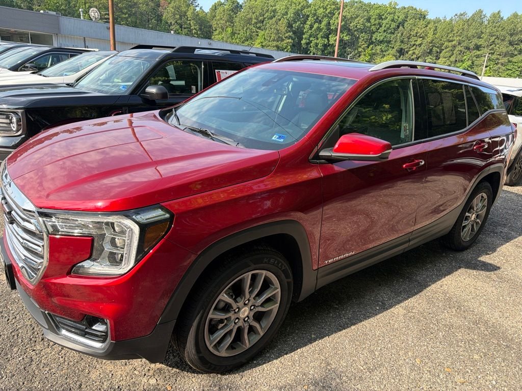 Used 2024 Red GMC SLT image 4