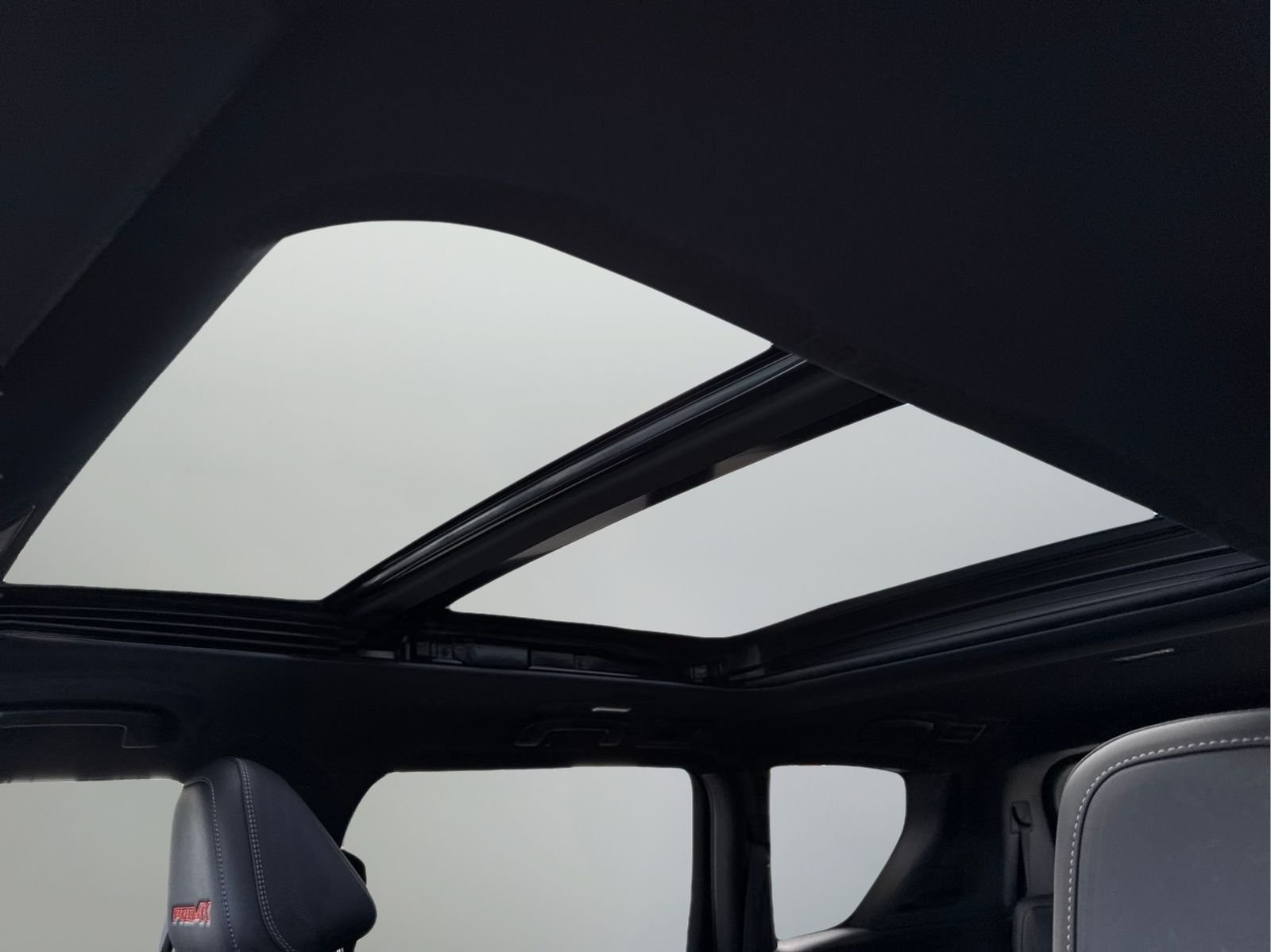 New 2026 White Nissan PRO-4X image 26