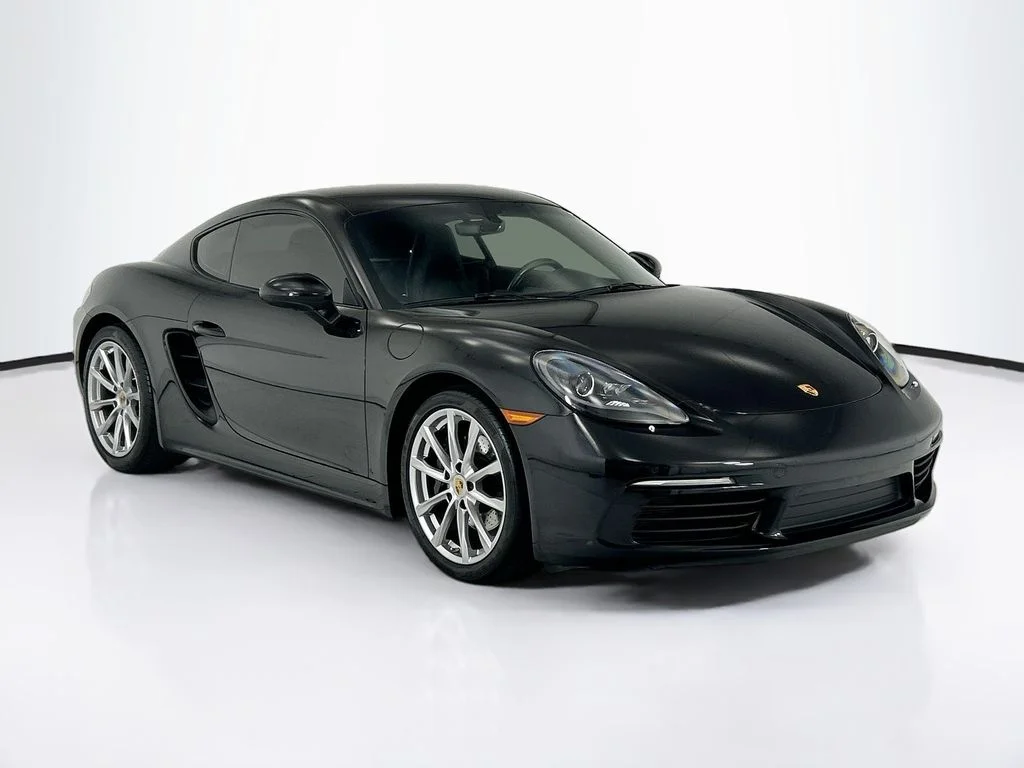 Used 2017 Black Porsche  image 3