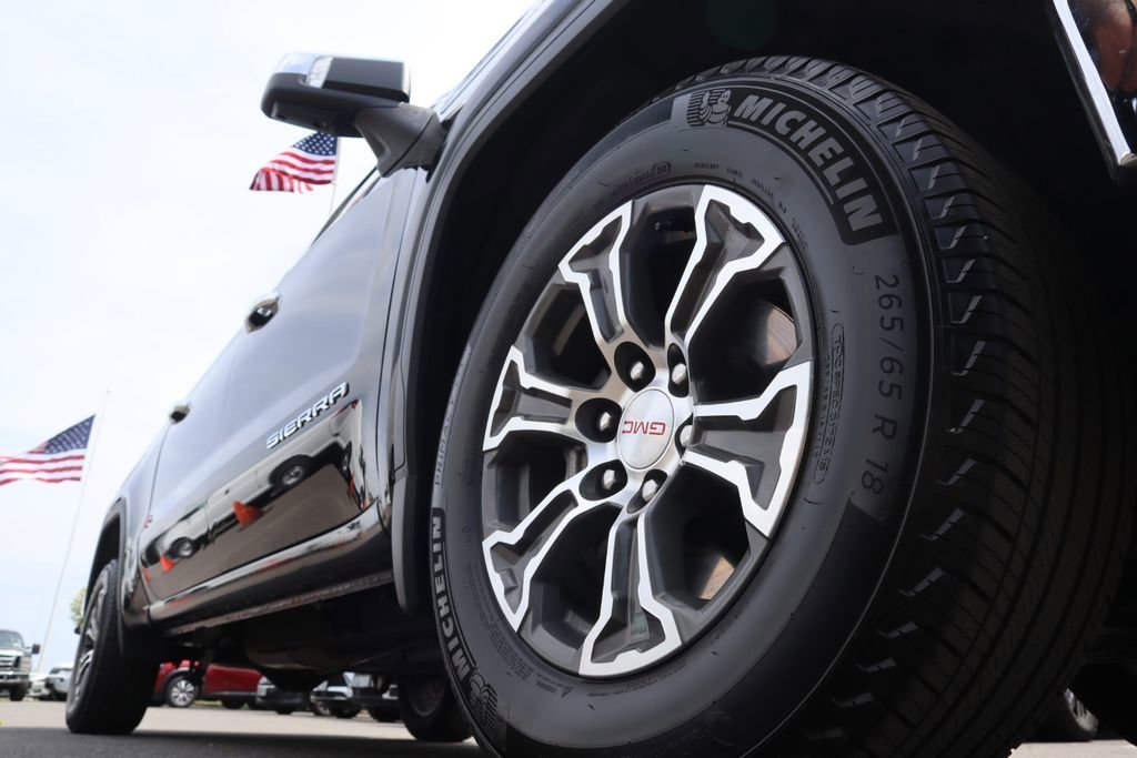 2024 GMC Sierra 1500 SLT - Photo 10