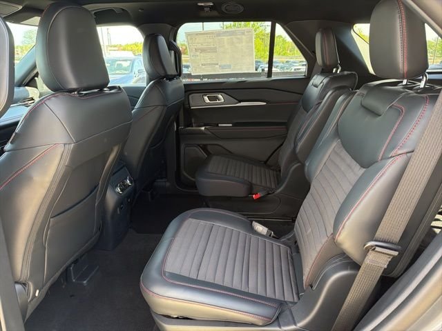 New 2026 Carbonized Gray Metallic Ford ST-Line image 7