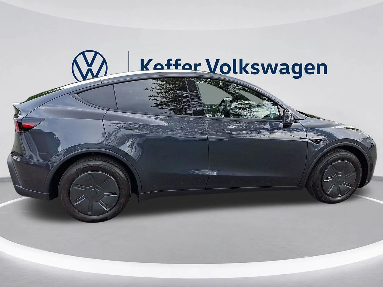 Used 2026  Tesla  image 7