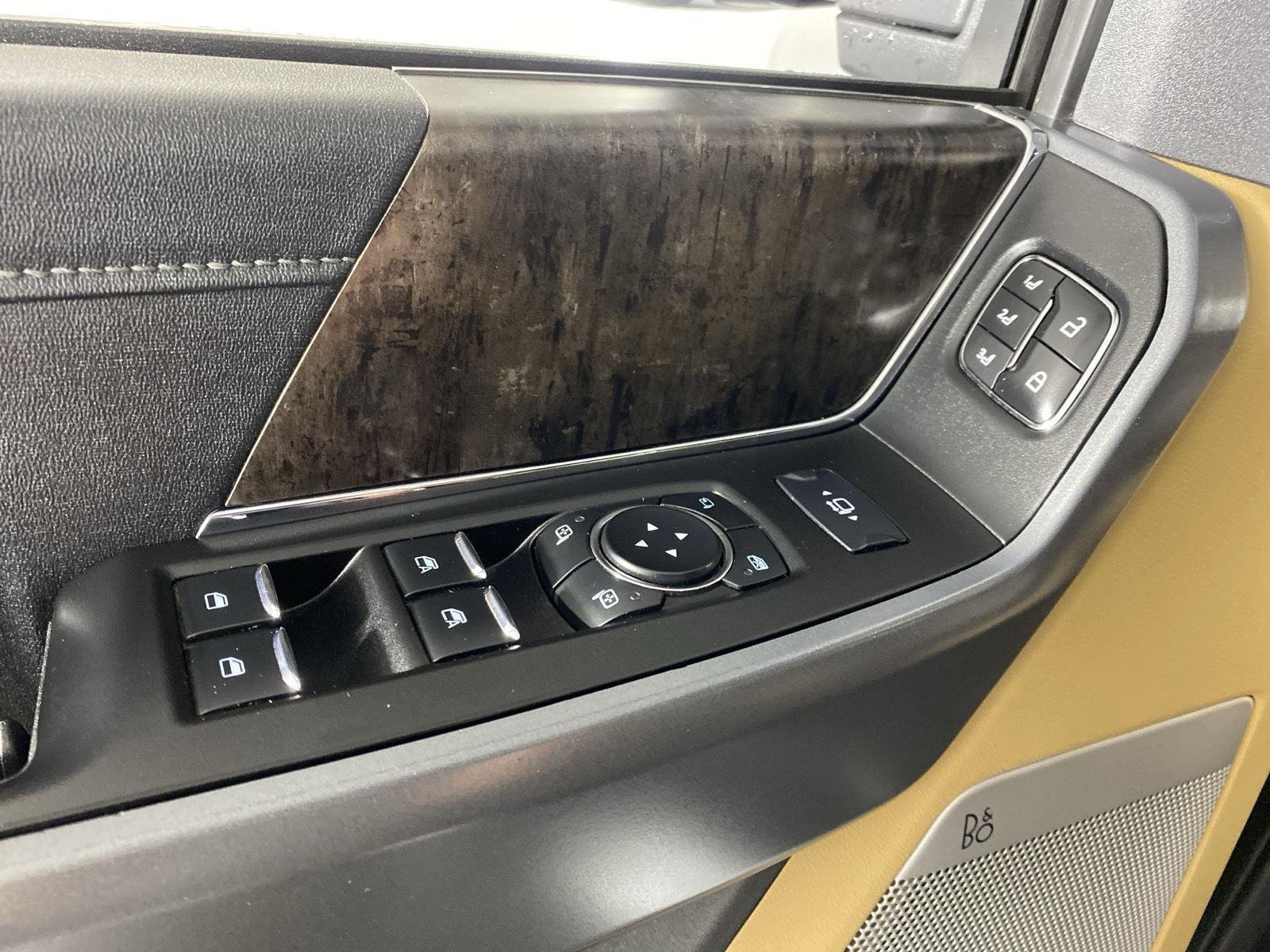 Used 2024 Iconic Silver Ford LARIAT image 11