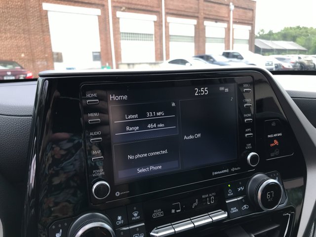 Used 2022 Celestial Silver Metallic Toyota Hybrid XLE image 21