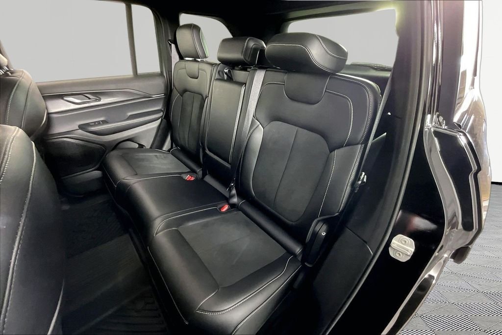 Used 2025 Black Jeep Altitude X image 20
