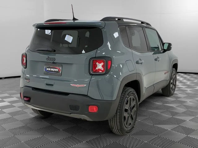 Used 2018 Gray Jeep Trailhawk image 5
