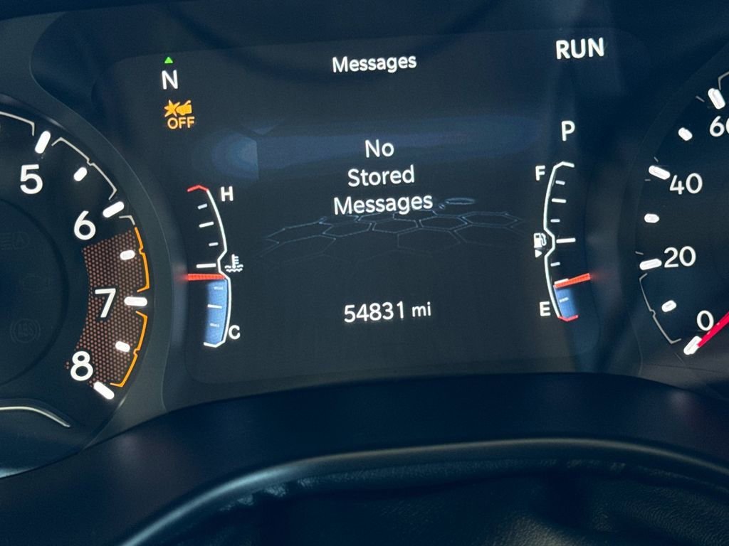 Used 2024 White Jeep Latitude image 29