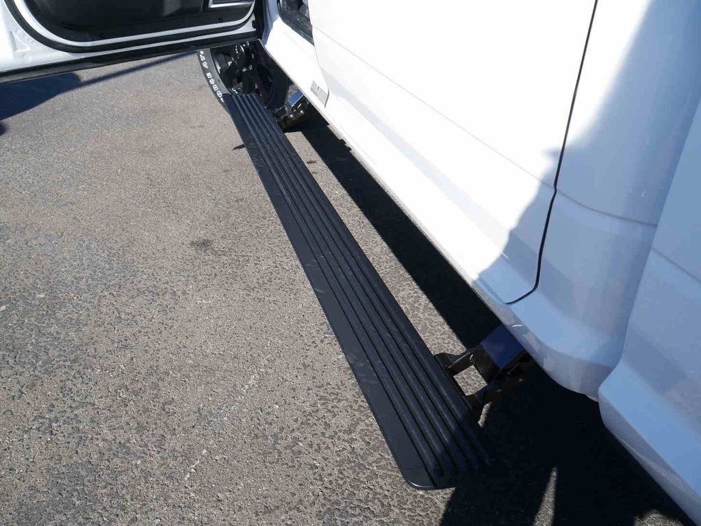 New 2026 Bright White Clear-Coat Exterior Paint RAM LARAMIE image 17