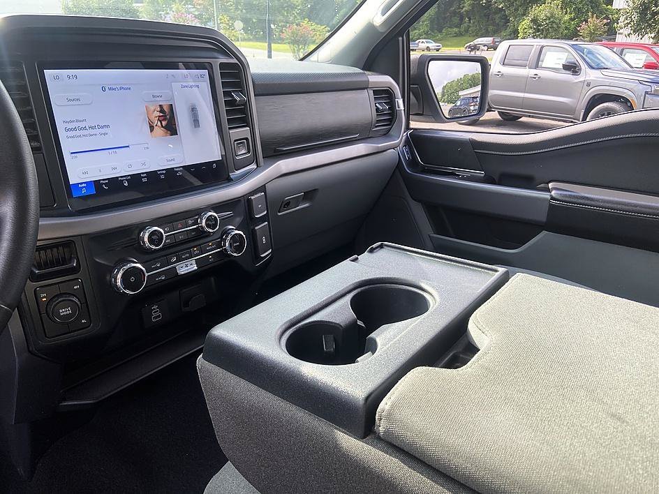 Used 2025 Oxford White Ford XLT image 19
