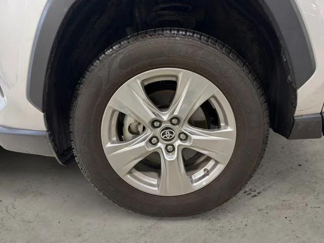 Used 2025 Silver Toyota XLE image 9