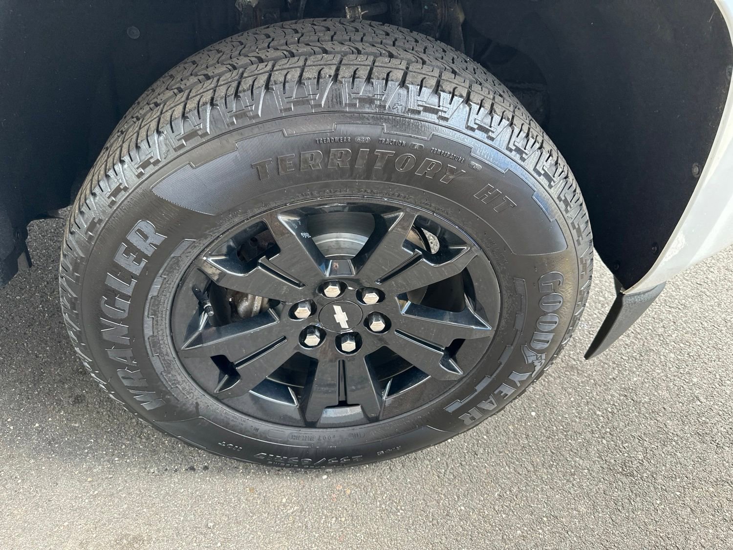 Used 2019 Summit White Chevrolet Z71 with Trailering Package - Bed Liner - Skid Plate Package - Off-Road Sport Bar - Premium Sound image 12