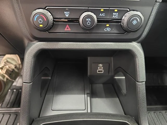 New 2026 Oxford White Ford XL image 28