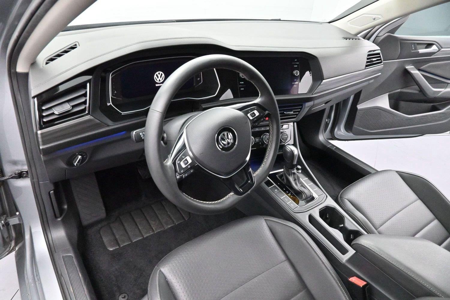 Used 2021 Pyrite Silver Metallic Volkswagen SEL image 16