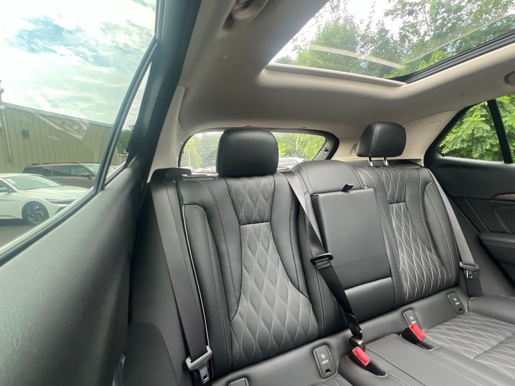 Used 2022 Red Buick Avenir image 12
