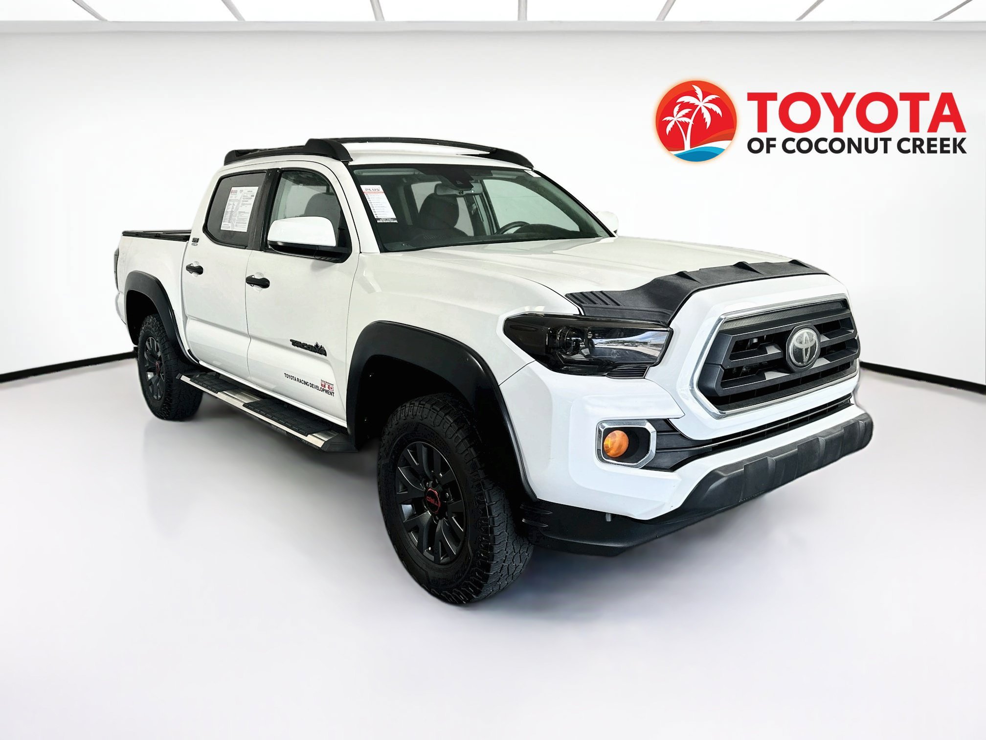 Used 2020 Super White Toyota SR5 image 1