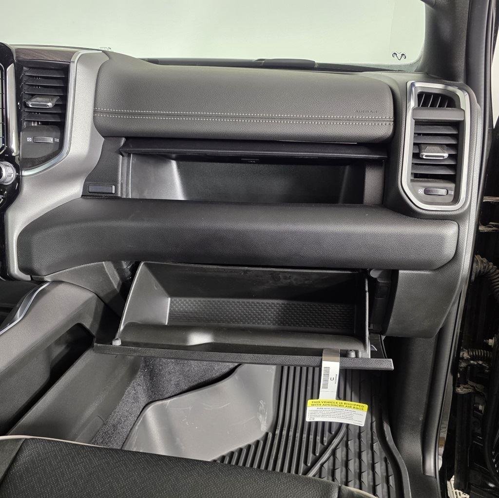 New 2025 Diamond Black Crystal Pearlcoat Ram Laramie image 26