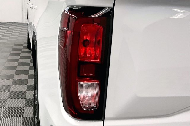Used 2026 Summit White GMC SLE image 35