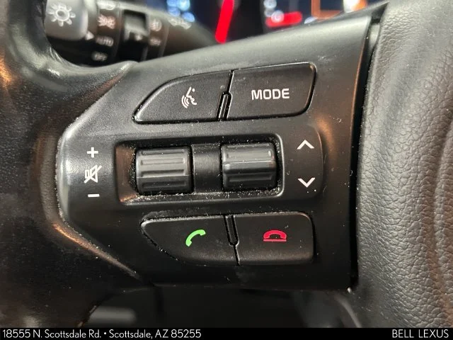 Used 2017 White Kia EX image 28