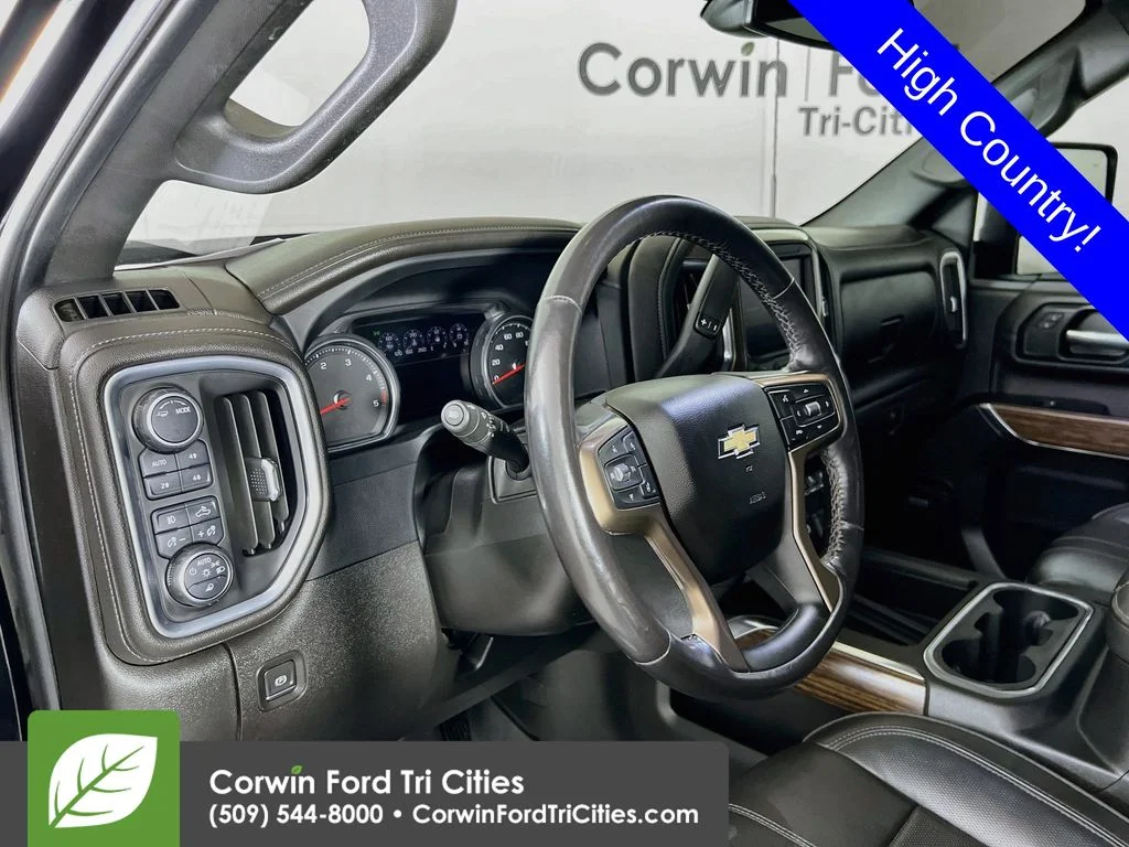 Used 2022 Black Chevrolet High Country image 3
