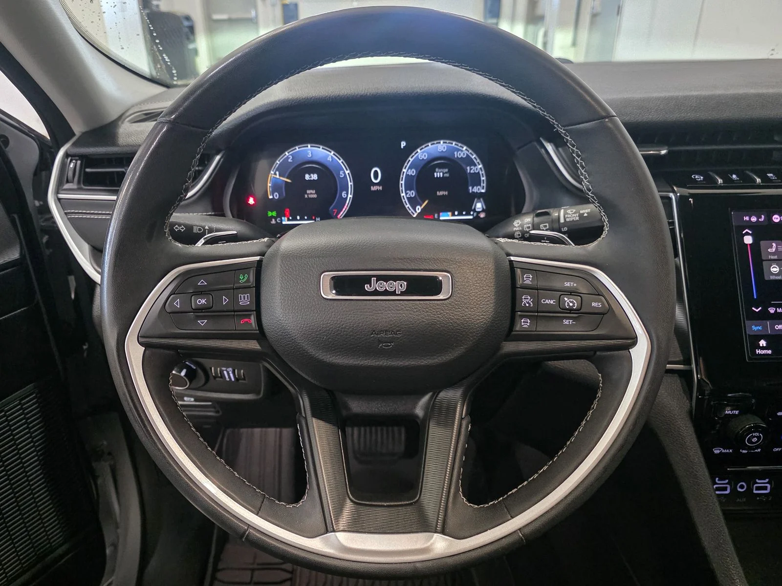 Used 2023 Silver Jeep Laredo image 31