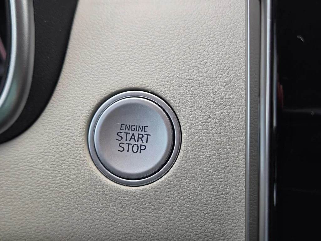 Used 2023 Gray Hyundai SEL image 26