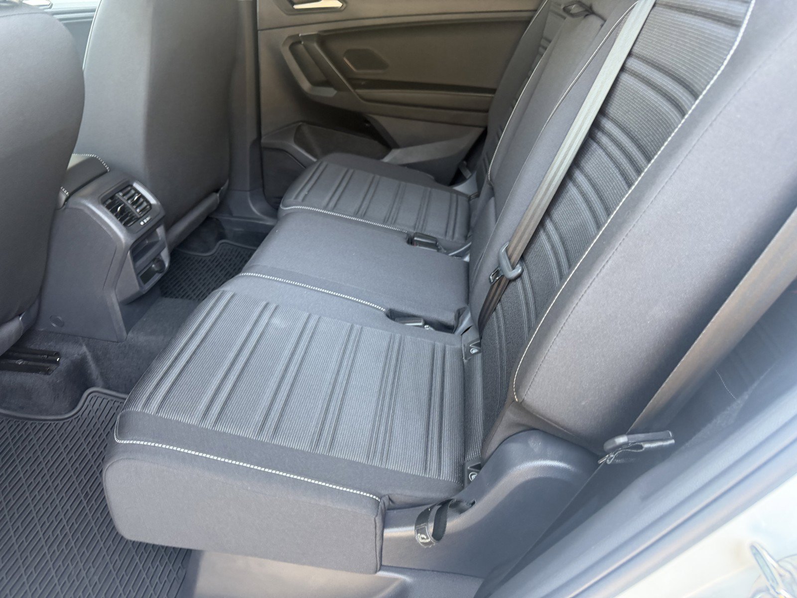 Used 2024 Pure White Volkswagen S image 22