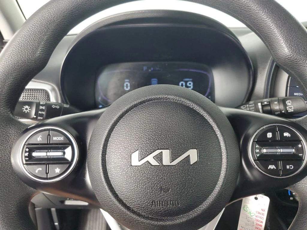 Used 2025 White Kia LX image 22