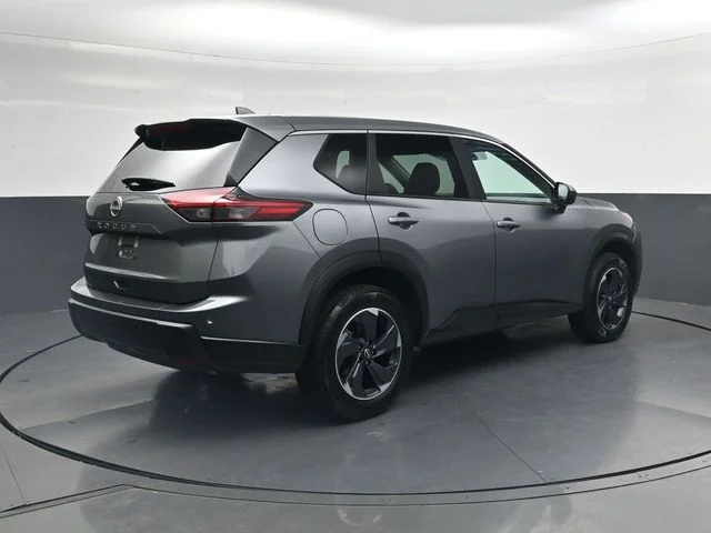 Used 2025 Gray Nissan SV image 4