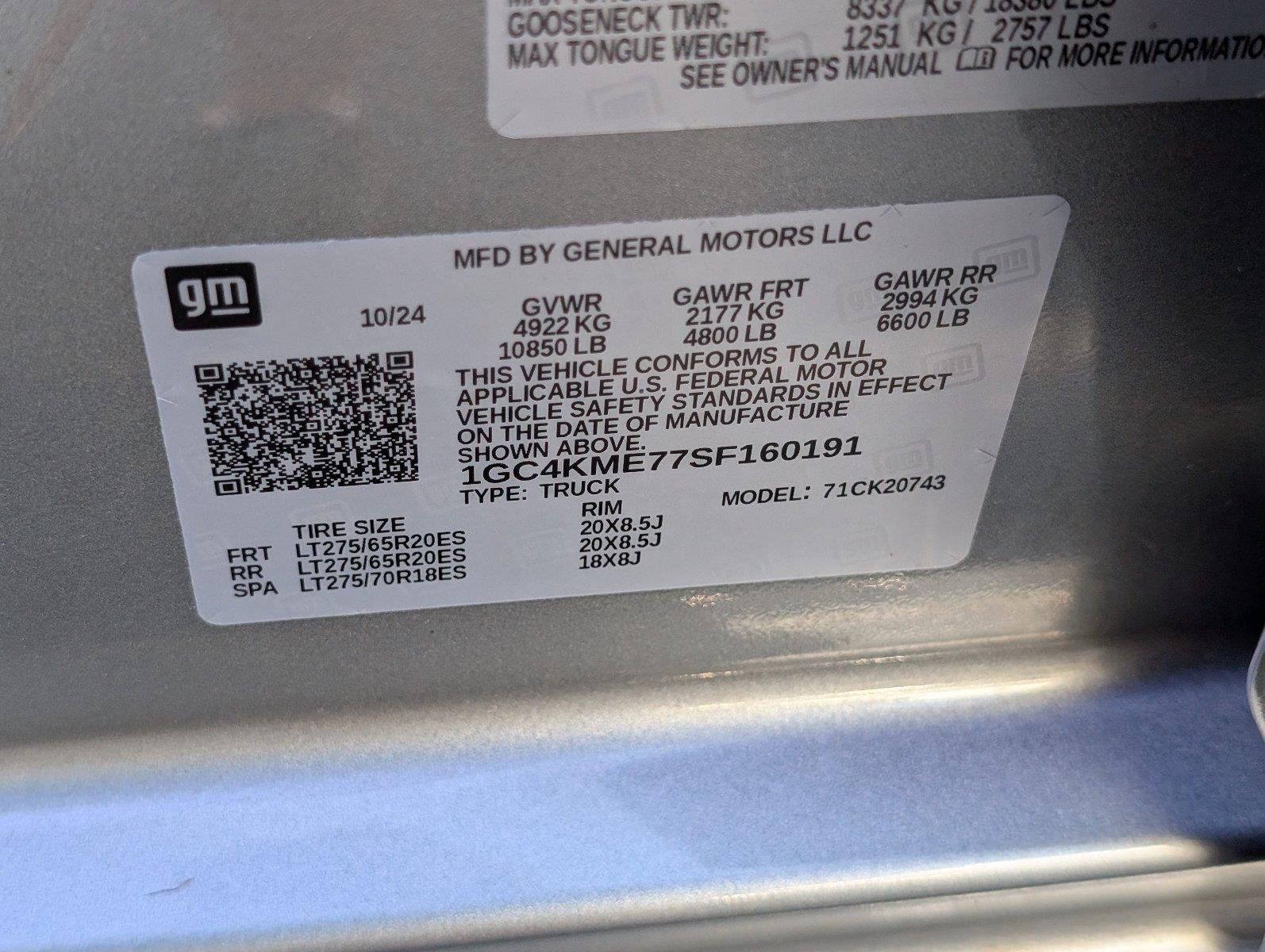 Used 2025 Sterling Gray Metallic Chevrolet Custom image 15