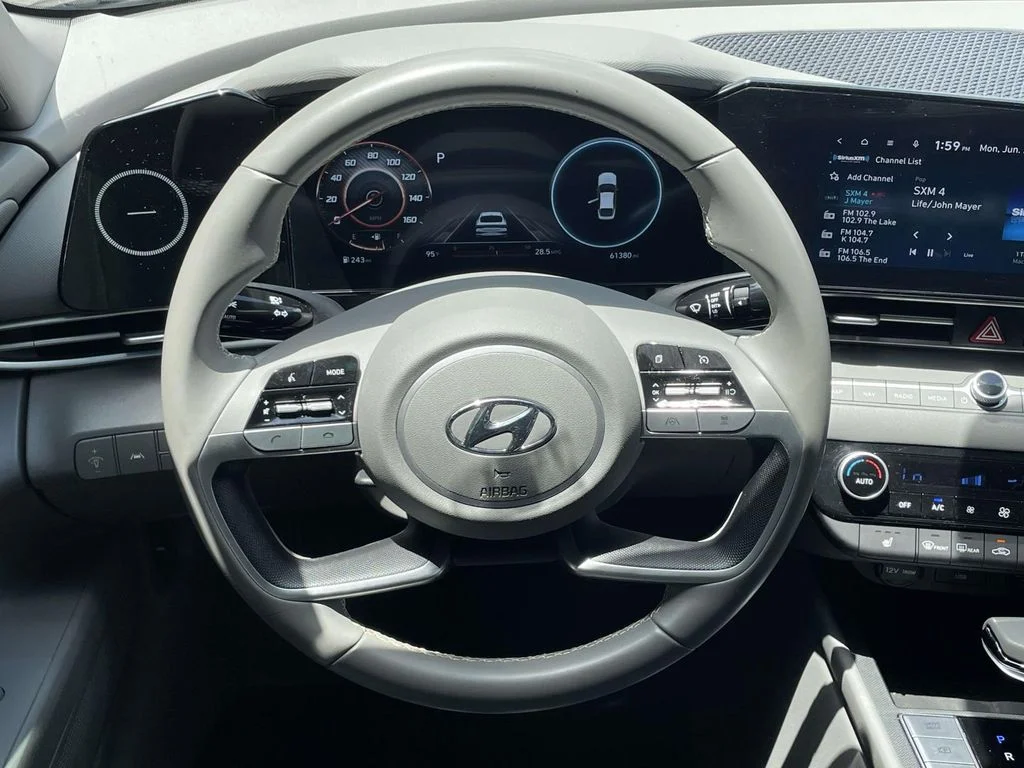 Used 2023 Black Hyundai SEL image 12