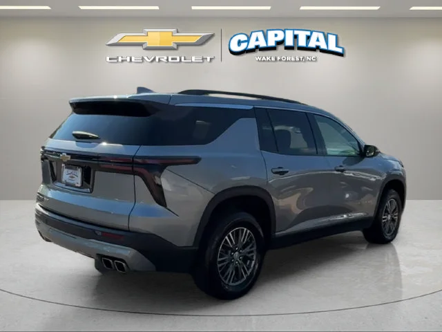 Used 2025 Gray Chevrolet LT image 5