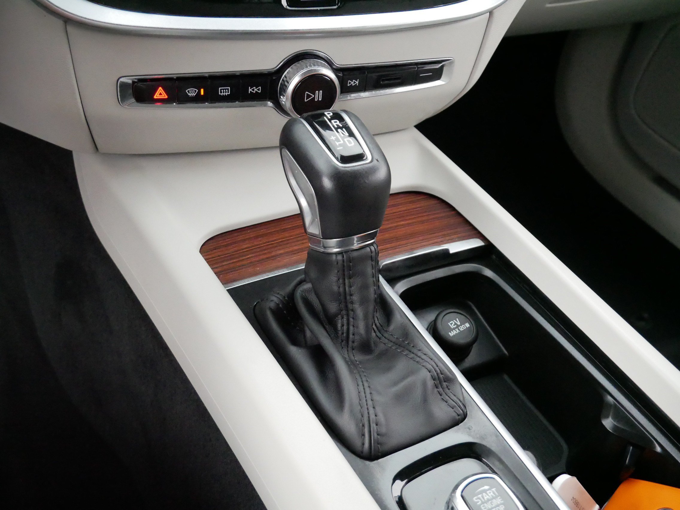 Used 2021 Osmium Grey Metallic Volvo Momentum image 24