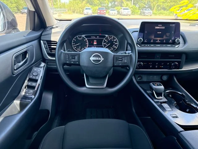 Used 2025 White Nissan S image 13
