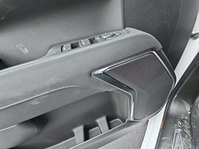 New 2026 Summit White Chevrolet LT (2FL) image 26