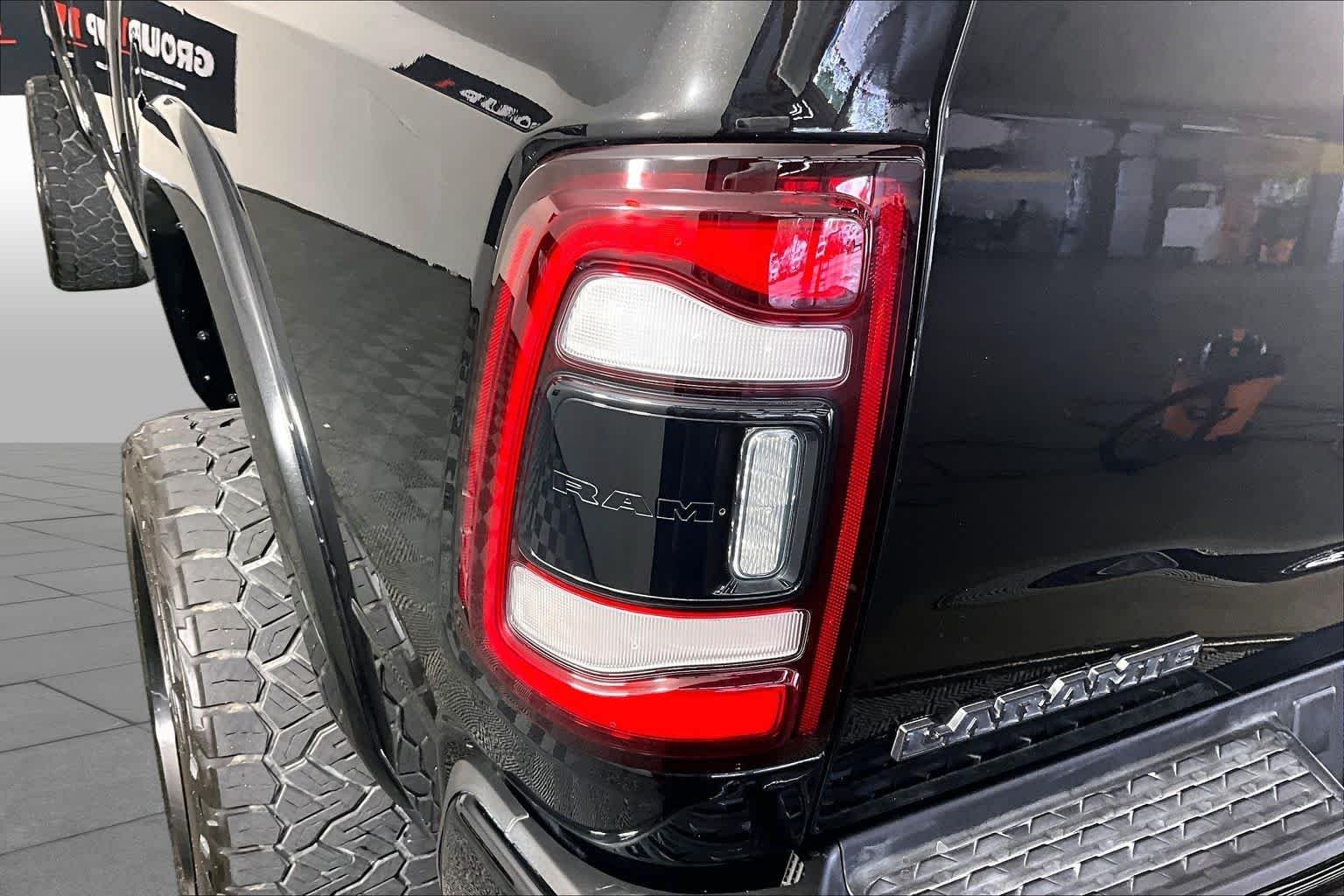 Used 2022 Diamond Black Crystal Pearlcoat Ram Laramie image 26