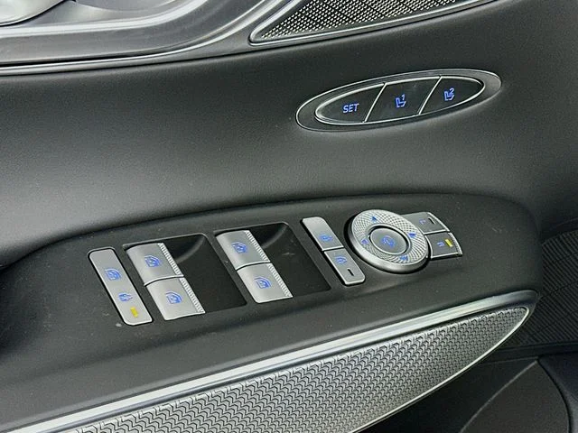 New 2025 Genesis GV70 2.5T