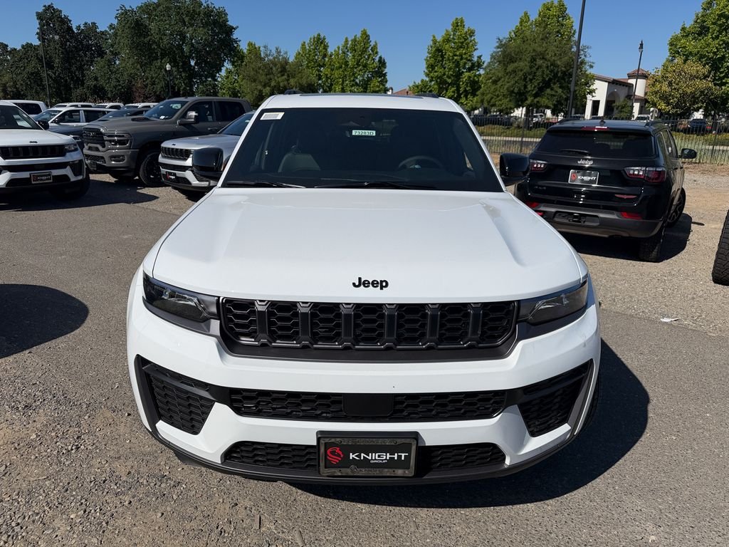 New 2026 Bright White Clearcoat Jeep Altitude image 3