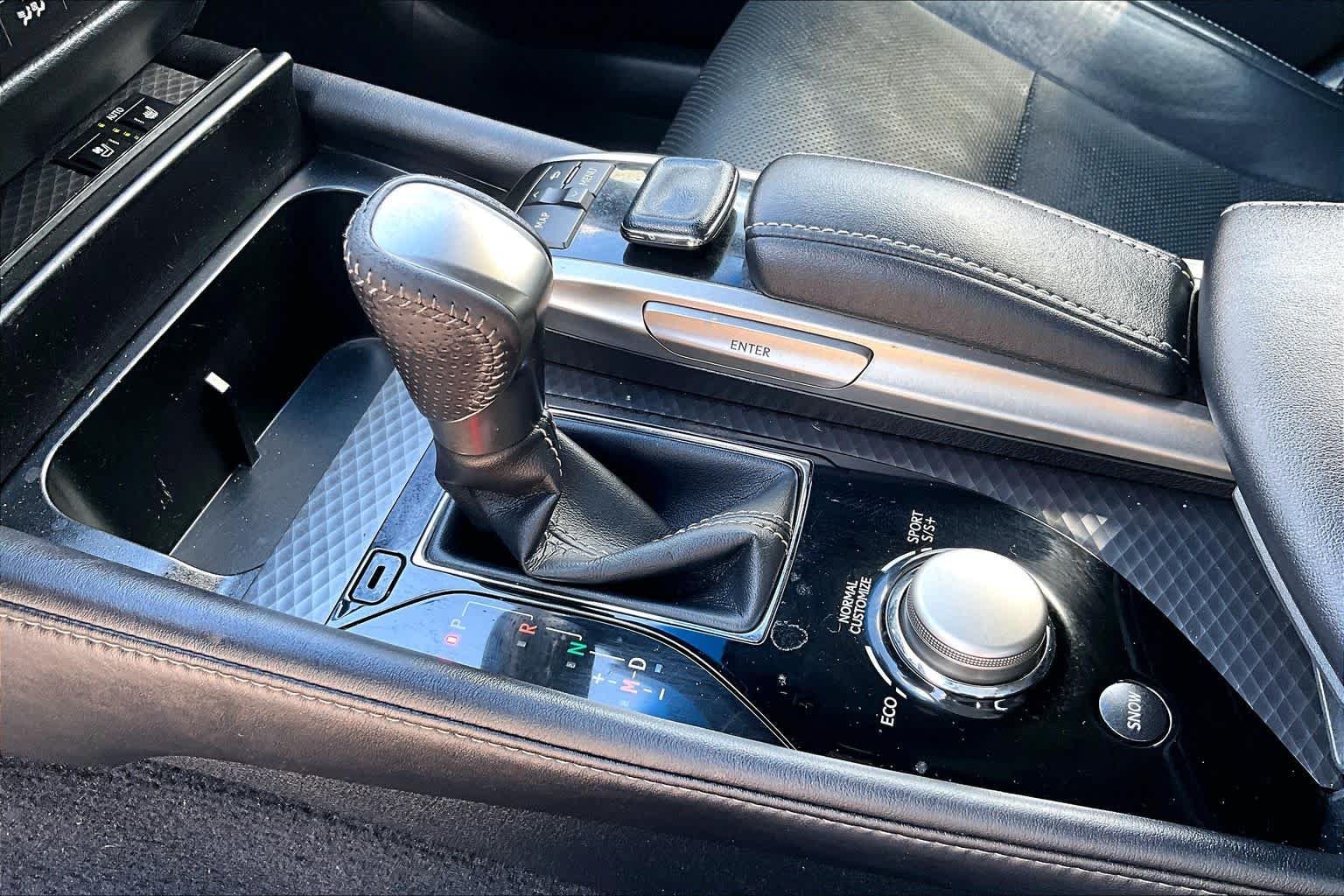 Used 2016 Ultra White Lexus F Sport image 17