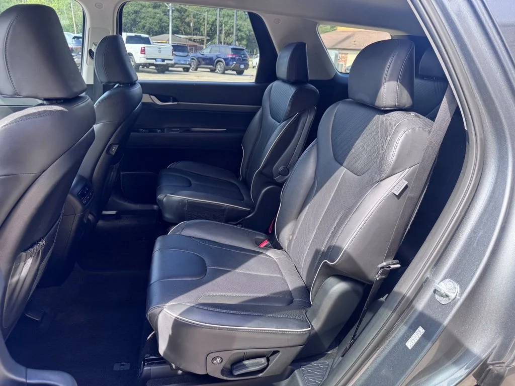 Used 2025 Gray Hyundai SEL image 18
