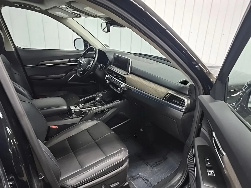 Used 2022  Kia SX image 17