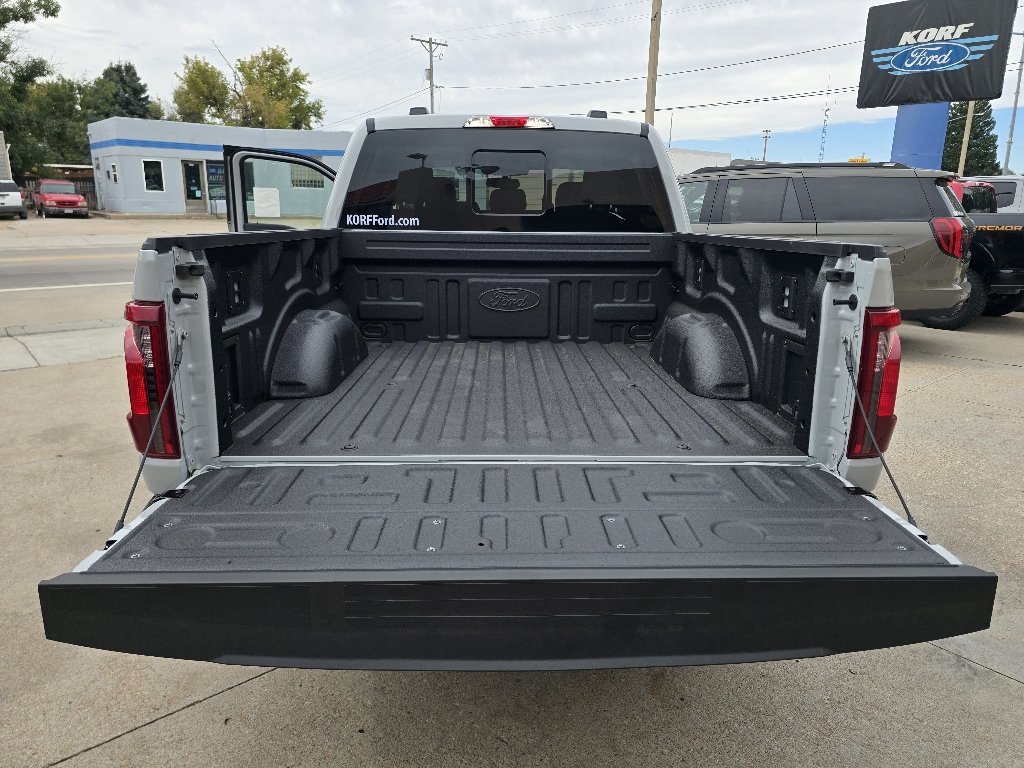 New 2026 Gray Ford 4X4 CREWCAB XLT image 34