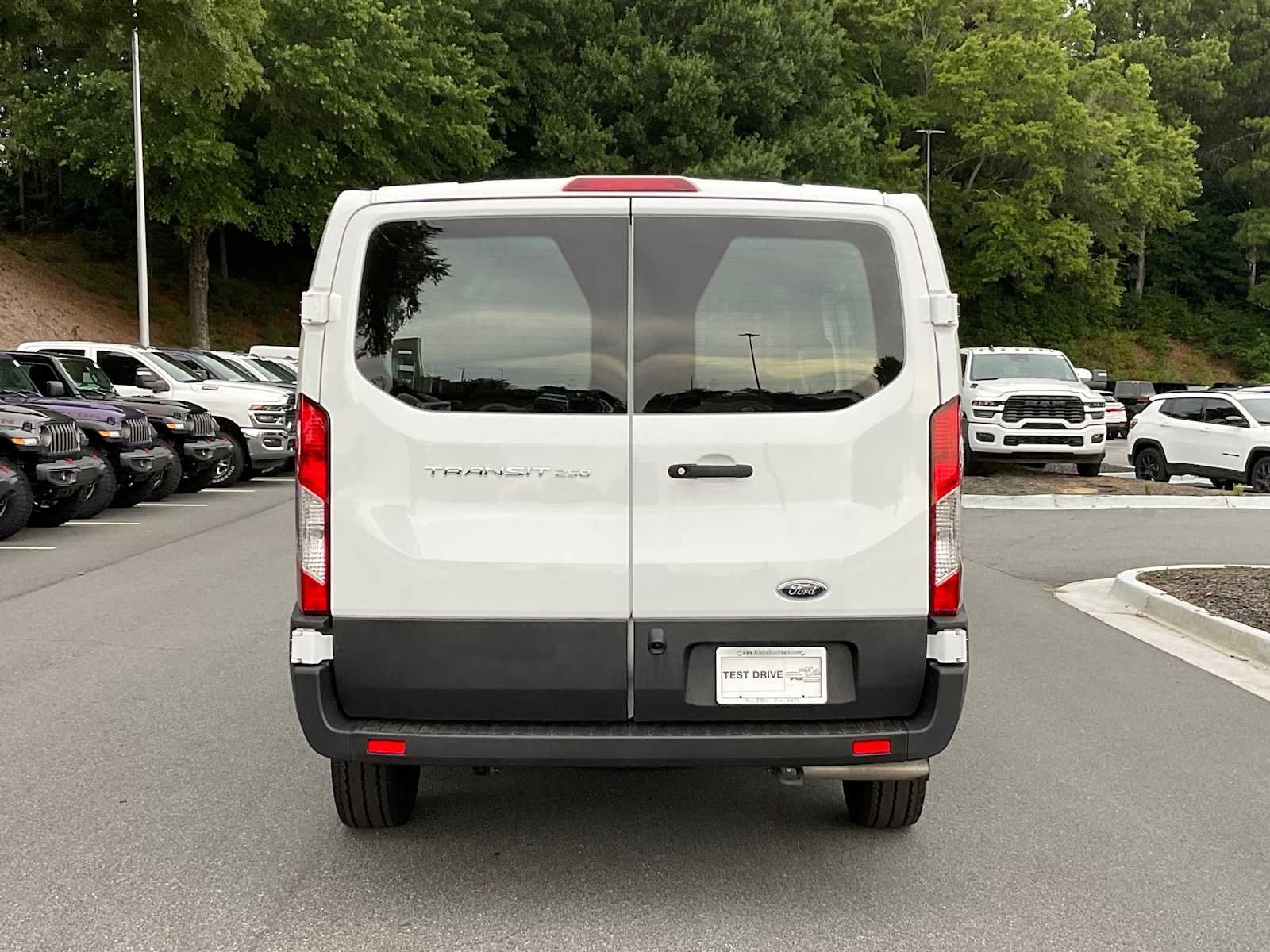 Used 2025 Oxford White Ford  image 4