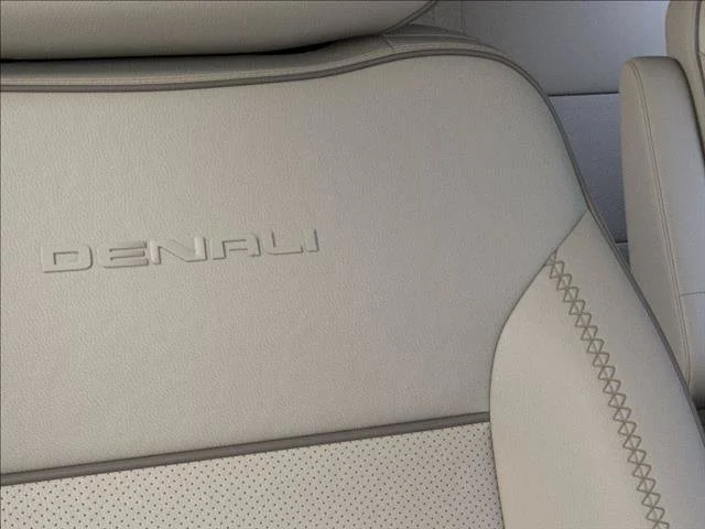2027 GMC Yukon Denali - Photo 21