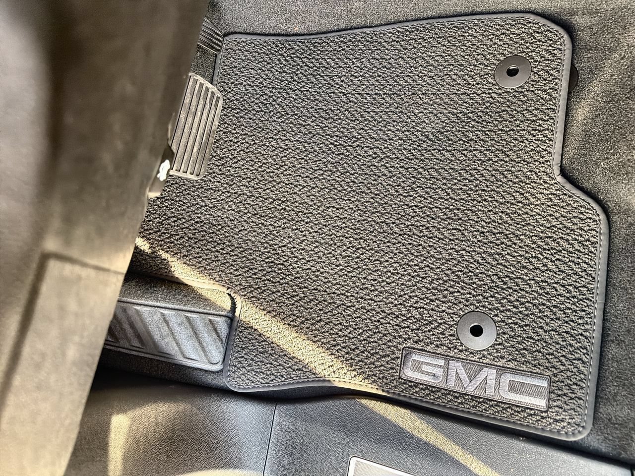 New 2026 Summit White GMC Denali image 30