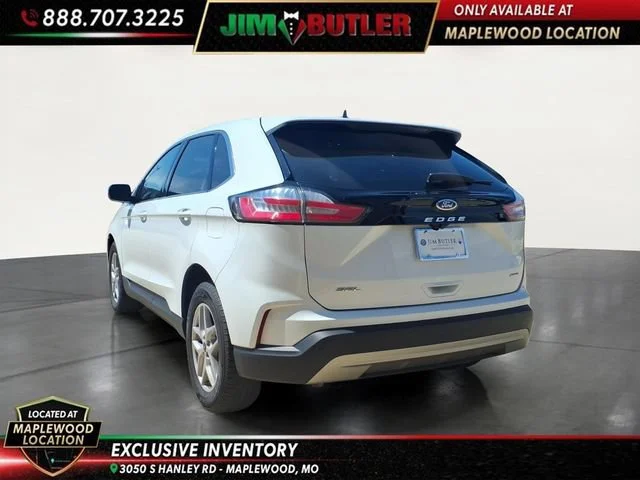 Used 2024  Ford SEL image 2