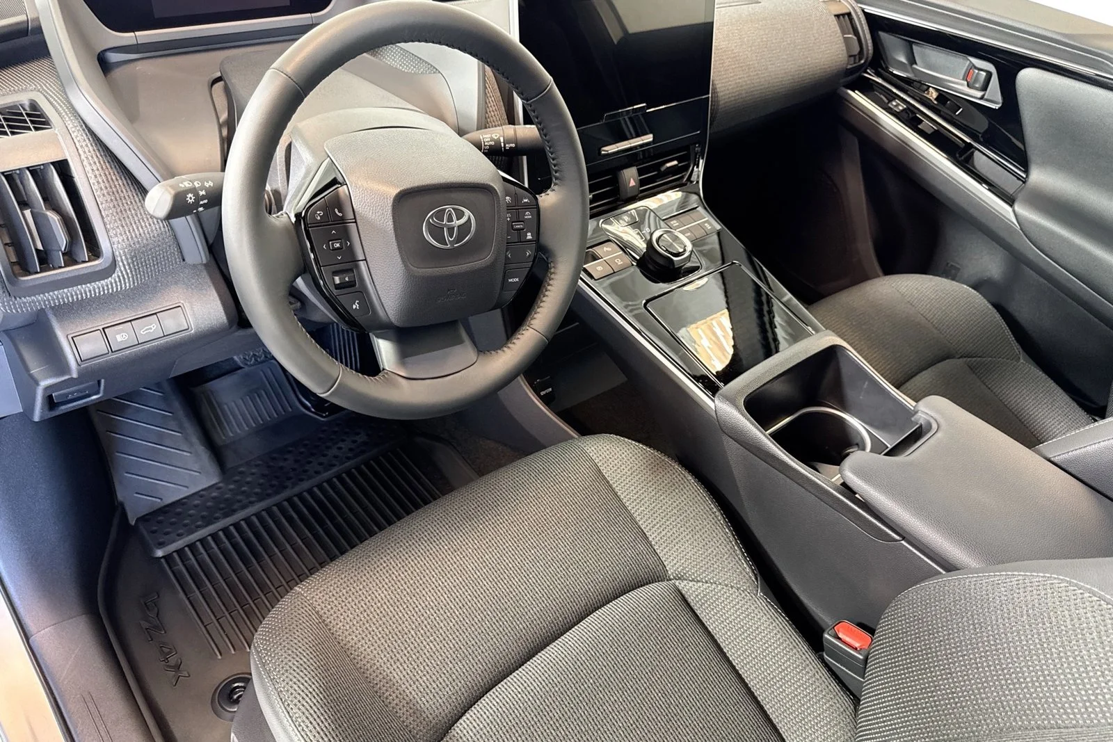 Used 2024 Elemental Silver Metallic Toyota XLE image 9