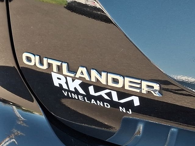 Used 2022 Black Mitsubishi ES image 32