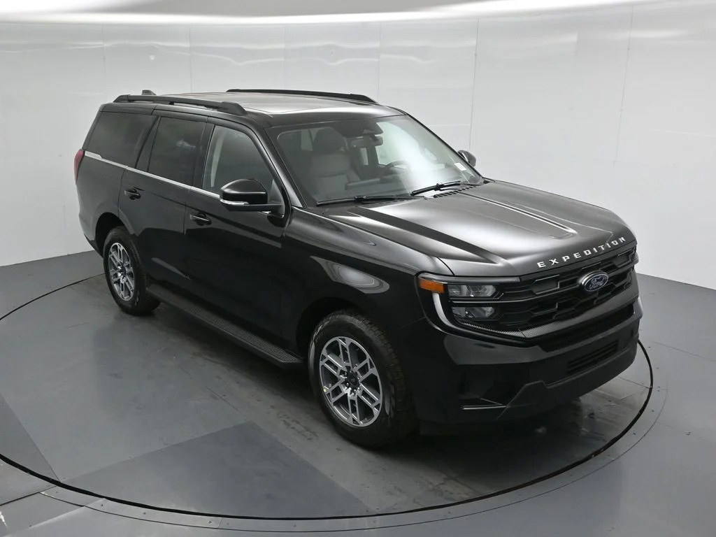 New 2026 Black Ford Active image 37